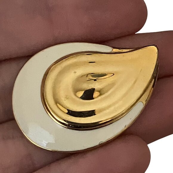 Vintage Signed Monet Enamel White Gold Tone Clip On Teardrop Earrings Retro - Picture 2 of 6